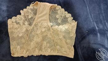 老骚比内裤都是蕾丝的，必须裤裆打胶撸一发