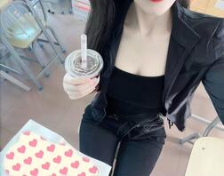 极品绿帽分享自己的老婆被群p内射2