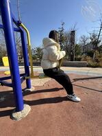 (原创6)带侄女出去玩,摸了她的奶子1