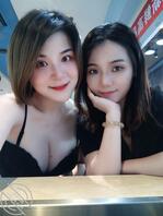 喜欢展示自己大奶子的骚货1