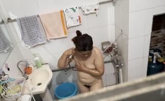 偷拍老少妇洗澡0