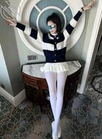 【原创】搂着女儿在沙发上看她玩王者游戏,一番纠缠下终于修成正果内射了女儿0