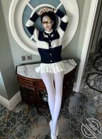 【原创】搂着女儿在沙发上看她玩王者游戏,一番纠缠下终于修成正果内射了女儿2