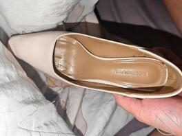 骚妈的臭脚高跟鞋跟大奶子有人喜欢吗