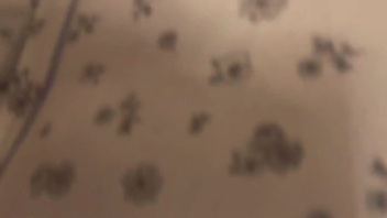 单男偷录 00后娇妻第一次贡献给别人