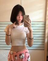 短发小姐妹自拍