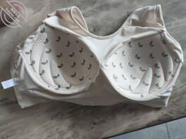 【绿母】特别喜欢用老妈奶罩里面那面裹着鸡巴2