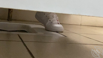 偷拍体制内怀孕骚逼女同事2