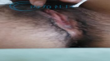 妹妹发自慰视频给我，大肉棒好大