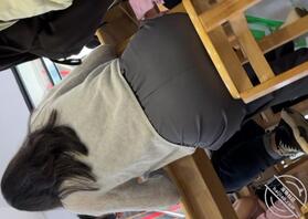 吃个早点差点把自己看射了！这大屁股 太喜欢了0