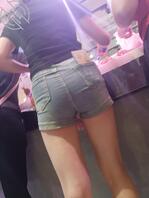 偷拍兄弟老婆，好想给舔她全身1