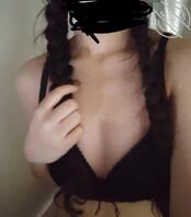 和亲妹妹网恋7.有很多朋友私信催更,更一帖妹妹比较清纯的照片2