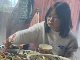 【妹控意淫】变态禽兽哥哥分享堂妹的生活照片意淫。（八）2