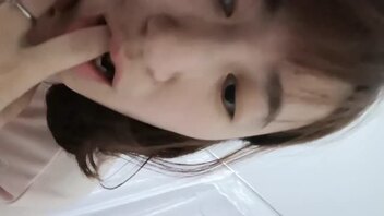 喜欢看老婆自慰 就不停更