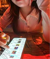 原创乱伦11）带妹妹去圈子酒吧，发现她把身上纹身贴都洗掉了