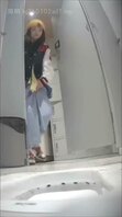 偷拍女大学生如厕