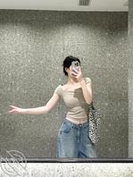 老婆最喜欢的大鸡巴单男之一,主动给单男跪舔鸡巴,给单男操屁眼,口爆,吞精0