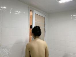 教师母亲萍姐(5)洗澡时故意把身体暴露给儿子看【还原版】2