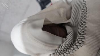 继续打胶……岳母已经默认0