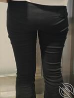 小美女的黑色紧身裤1