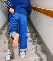 骚妻为了找刺激想被海友们视奸，友友们有想看的情趣丝袜拍照姿势，评论区留下1