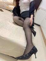 双飞的梦想进入了死胡同，但是换上秘书装的大姨子真的很诱人！1