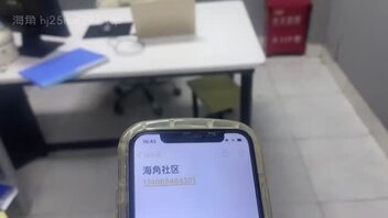 【真实乱伦】在女同事背后干舅妈 附舅妈日常自拍视频