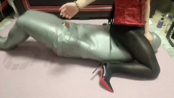 浮梦女王木乃伊捆绑龟头责强制榨精三次外加大量圣水调教！量大管饱！