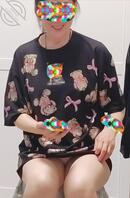 真实母子13视频 风韵母亲一丝不挂走进卧室 在父亲的床上被我尽情操逼0