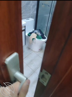 [原创7]偷拍姐姐洗澡，被她发现后，我瞬间吓傻了，一直跑，跑得脚都直了0