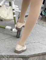 随手偷拍精致少妇丝袜白腿0