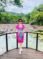 攻略熟女丈母娘5 不一样的会所按摩 拿着丈母娘丝袜让熟女技师打飞机 2