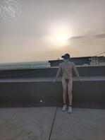 天体爱好，男楼顶露出