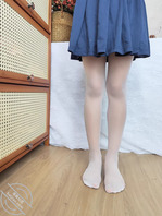 看看大家小女儿们的丝袜世界，大家评论区留下更新鲜的丝袜美腿呗2