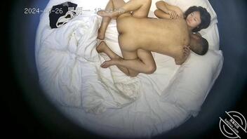 开学季新鲜偷拍,酒店实时监控直播偷拍,实时可回放,高清有声1