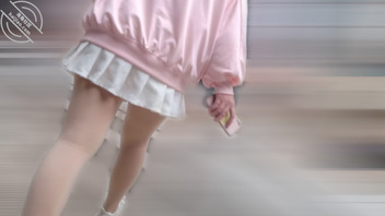校园随拍&mdash;&mdash;回暖天穿光腿袜酝酿原味的闺蜜