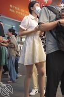 麻花辫白裙小姐姐，肉丝无痕蓝内1