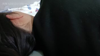 老婆刚做了人流，还没出小月子，就迫不及待想操了，结果居然喷奶了