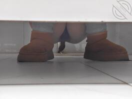 厕拍很好看的小姐姐可惜脸没拍清楚2