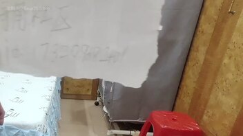 【原创视频】偷偷把摄像头放房间，拍到老婆跟单男做爱，制服诱惑，看着也刺激