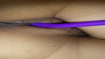 睡着了跟小姨子塞进去跳蛋