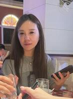 偷拍茜茜和桃子两个闺蜜同时上厕所1