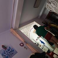 妈妈洗完澡出来 以为我睡着了。0