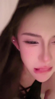 高颜值黑逼少妇，细腰翘臀，小乳晃动，硬鸡巴猛插卖逼女操到喷水