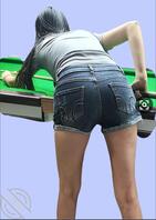 想操亲姐，骚姐洗完澡下面只穿个白色蕾丝丁字裤就坐在沙发上玩手机1