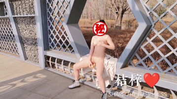 户外公园露出自慰！真爽让大家都可以看到