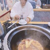 22 带妹妹去吃铁锅炖。气温骤降也挡不住我和妹妹炽热的心!1