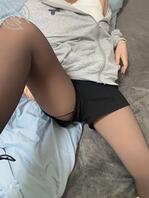 <原创>回老家过年了,趁大哥不在家,拉着黑丝嫂子肛交内射!舒服了2