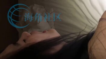 小妈说太大了有点痛受不了了，我把小妈操到淫叫不断，小妈被我征服调教