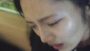 良家大奶熟女身材丰满大白天在家偷情脱了衣服强推被无套输出内射